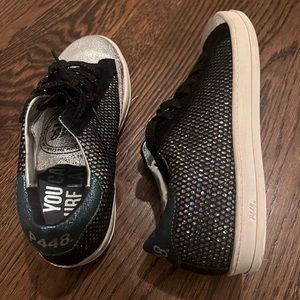 P446 women’s tennis shoes